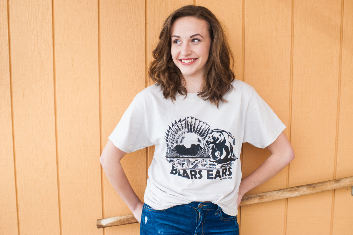 【MASU】 22ss MARCHING BEAR T-SHIRTS Bears Ears T-Shirt - Shash Jaá National Monument, Blanding UT